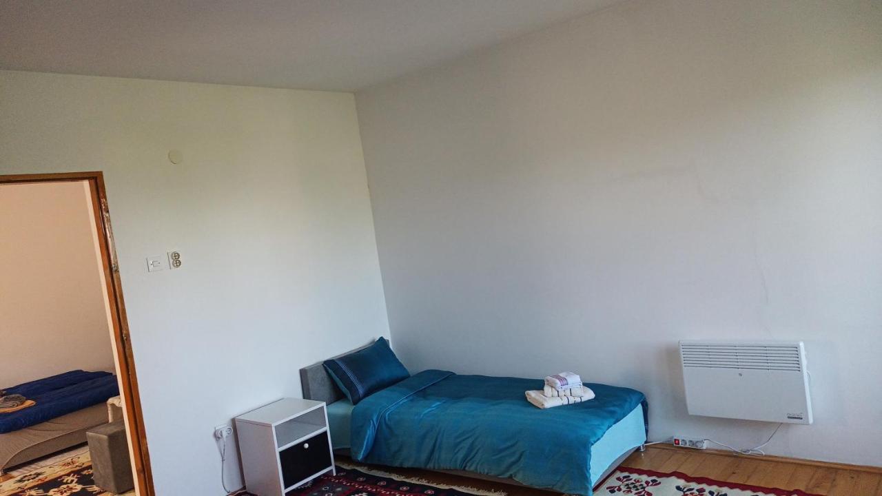 Almira Mujcic Apartman *